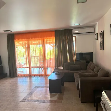 Pensión Vip Complex 4*